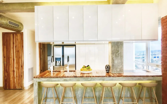 Deluxe Highrise River & City View Flats Gye