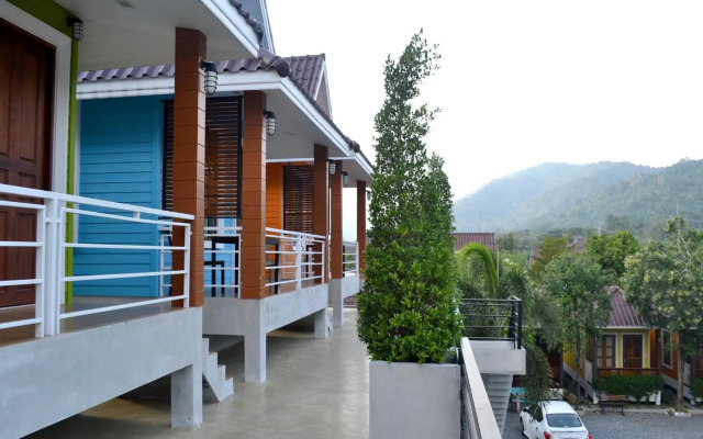 Toffee House Resort