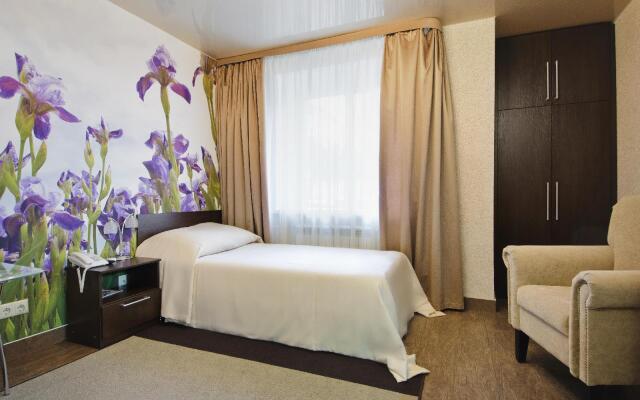 Iris Aparthotel