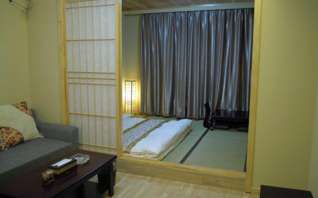 Dalian Mingrui Zuoan Classic Fashion Apartment