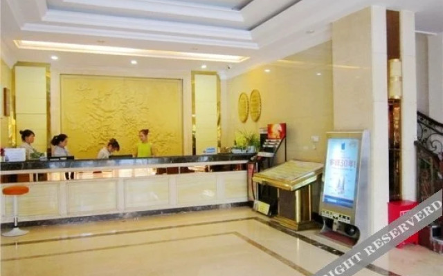 驻马店蓝鲸天驿大酒店