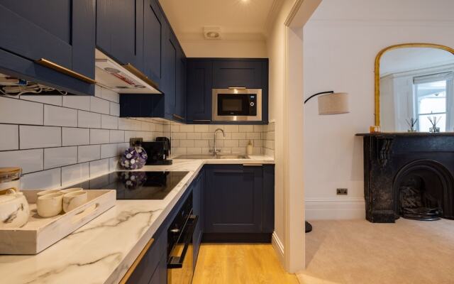 Luxury 2-bed Apartment in Knightsbridge