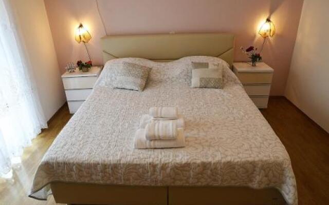 Apartments Anamarija