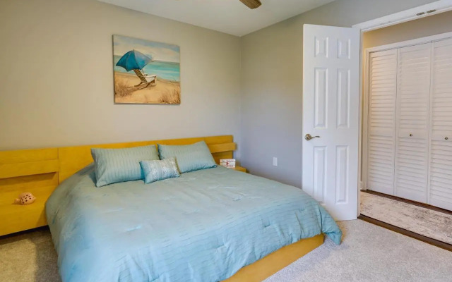 Brigantine Getaway: Walk to the Beach!