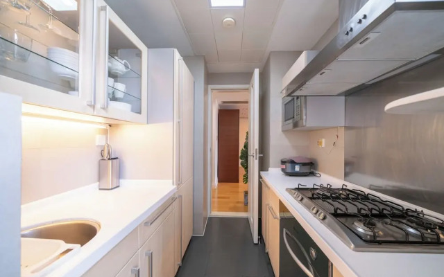 Tyms Family 2BR 1BA Apt Xujiahui Center