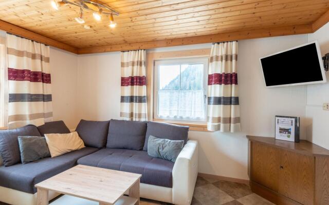 Romantic apartment in Bramberg with garden