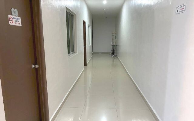 OYO 89715 CK Hotel 2