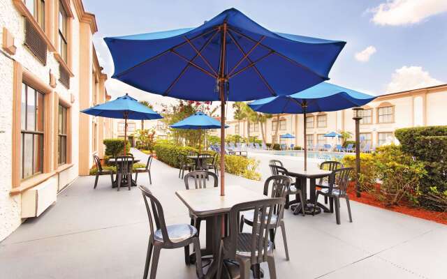 La Quinta Inn by Wyndham Orlando International Drive North