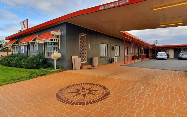 Ardeanal Motel West Wyalong