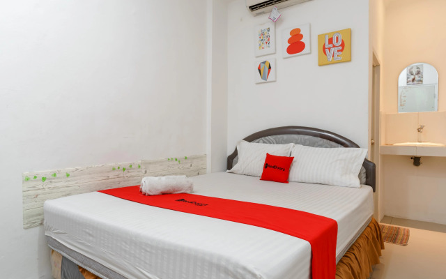 RedDoorz near RS Mitra Keluarga Depok
