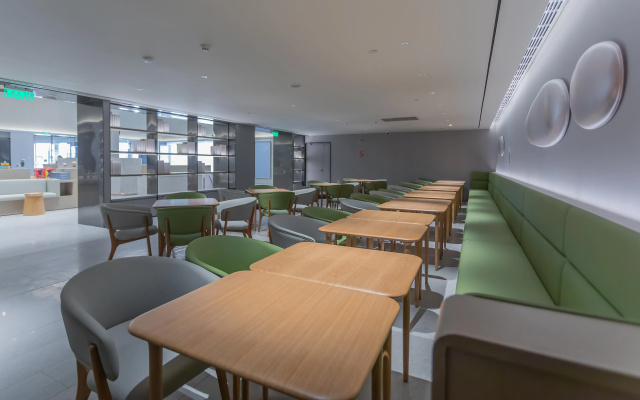 Ji Hotel (Nanjing Xuanwu Lake Park)