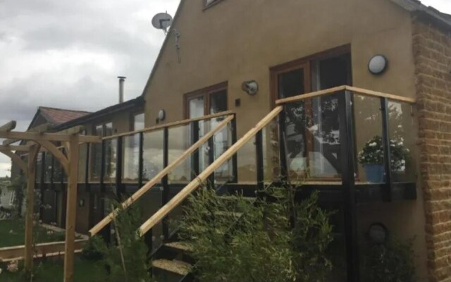 Modern Peaceful Open Plan 1-bed Apartment Rutland