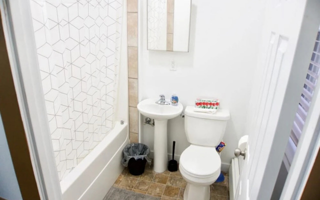 Affordable Apartment w Parking Location Coffee