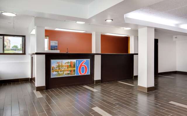 Motel 6 Macon, GA