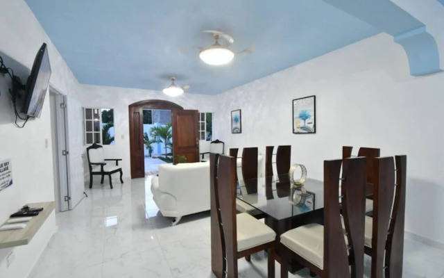 Gorgeous Spacious Property in Prime Beach Location