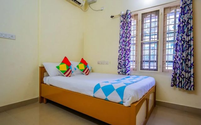 OYO 14081 Home Cozy Stay Elamakkara