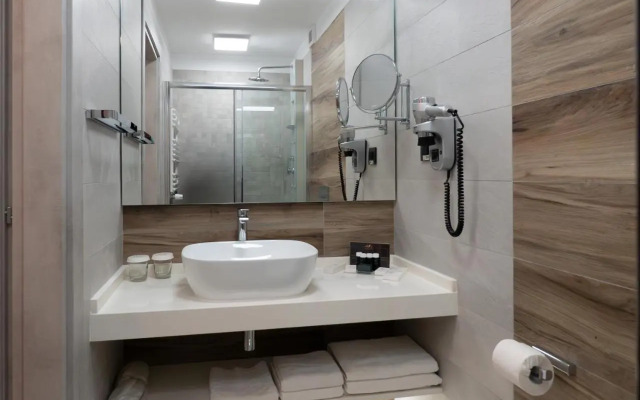 Novos Luxury Suites