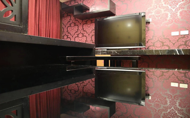 Q Square Apartment D