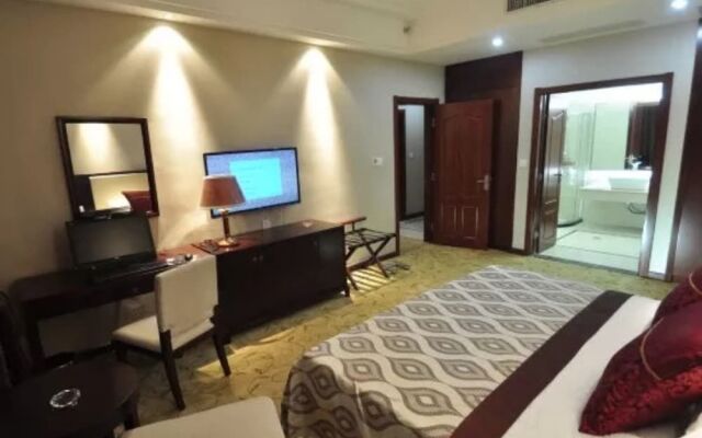 Wuhan Guochuang Chuyuan Donghu Hotel