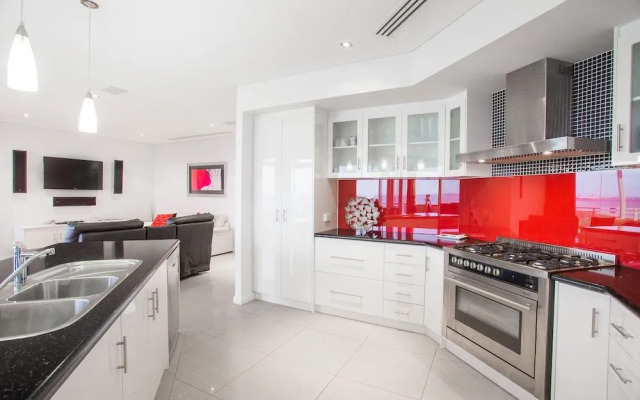 Spinnakers Apartments