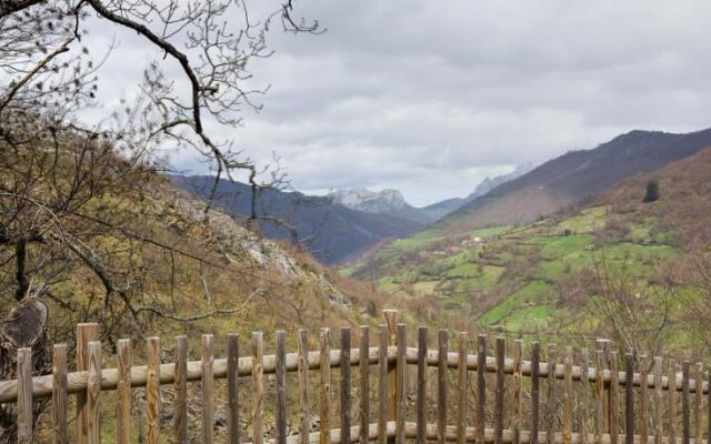 Llananzanes Rural