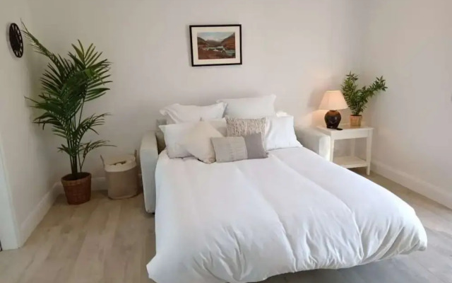 Coastal Apartment With sea Views