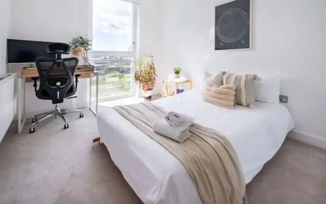 Stylish London Flat - Private Terrace - City View