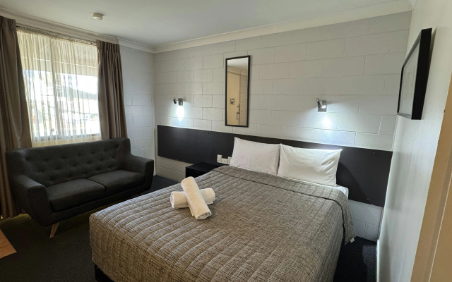 Mandalay Motel – Guest Rooms – Roma