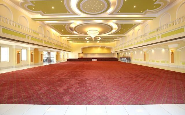 OYO 12989 White Diamond Hotel