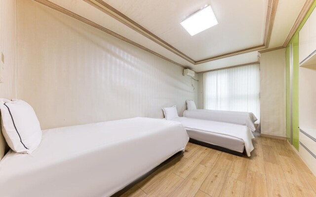 K7 PC Cheongju Hotel