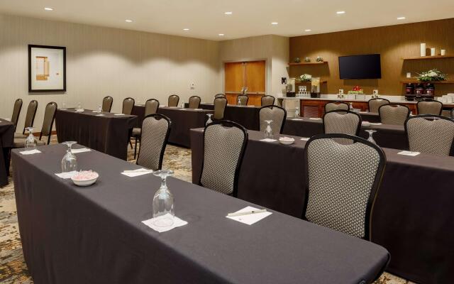 DoubleTree Suites by Hilton Hotel Sacramento - Rancho Cordova