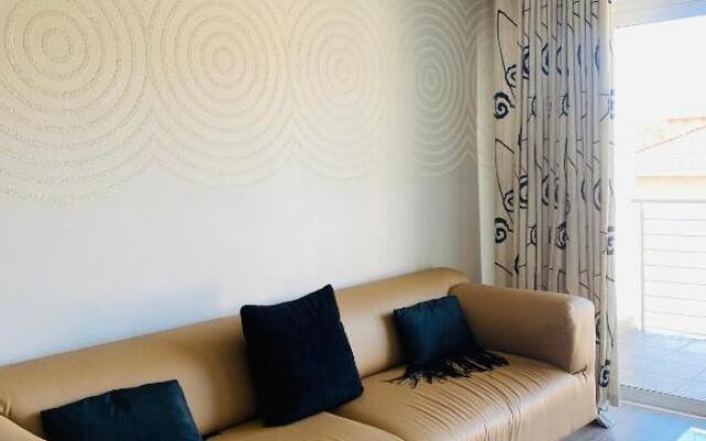 Immaculate & Central Apartment in Houghton