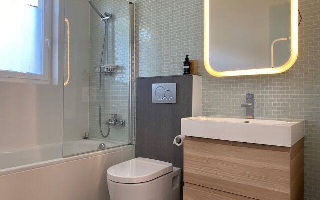 Luxury Apartment -Exclusive Neighborhood