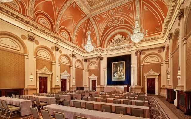The College Green Hotel Dublin, Autograph Collection