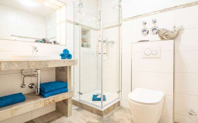 Message in a Bottle Modern Retreat