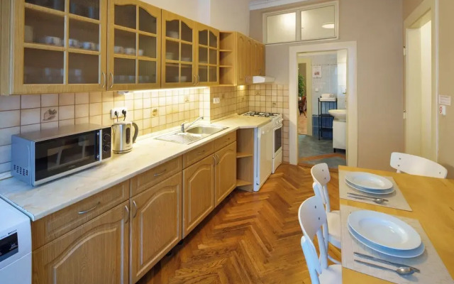 Old Town - 3 Bedroom 3 Bathroom Kitchen