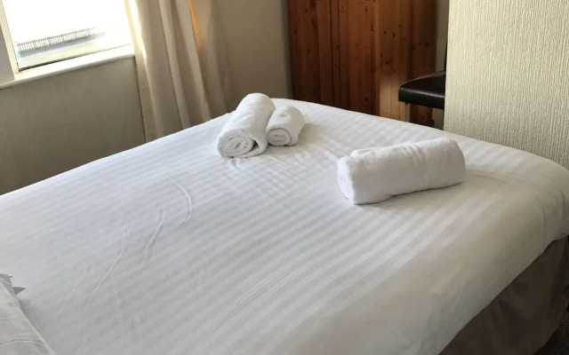 Queens Plaza Hotel