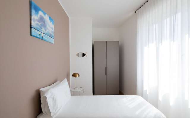 Vis a Vis Apartments