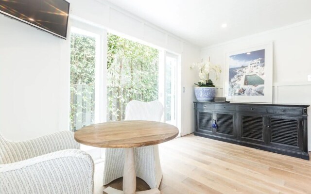 Stunning and Modern 4 Bedroom Townhouse Near Kohi Beach