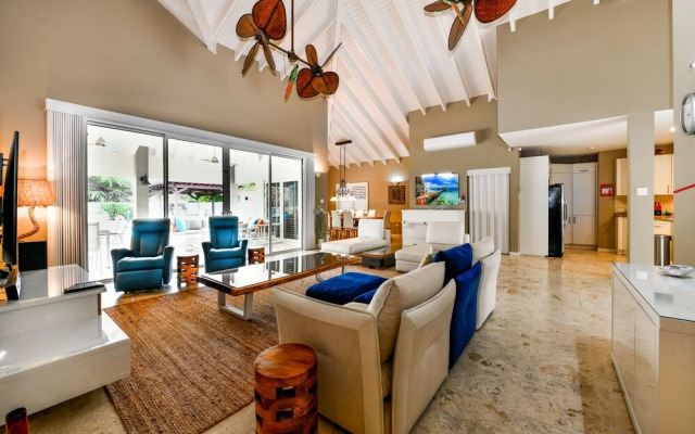 Gorgeous Mansion, Private Pool, Outdoor Kitchen!