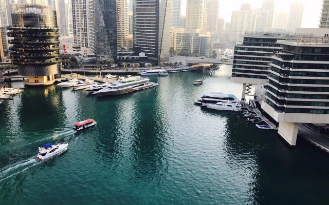 Beautiful Home, Wake Up To Superb Marina Views