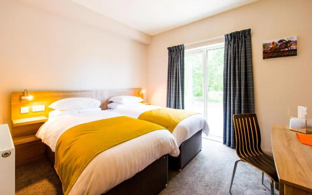 The Lodge At Perth Racecourse
