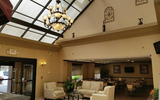 Comfort Inn & Suites Suwanee - Sugarloaf