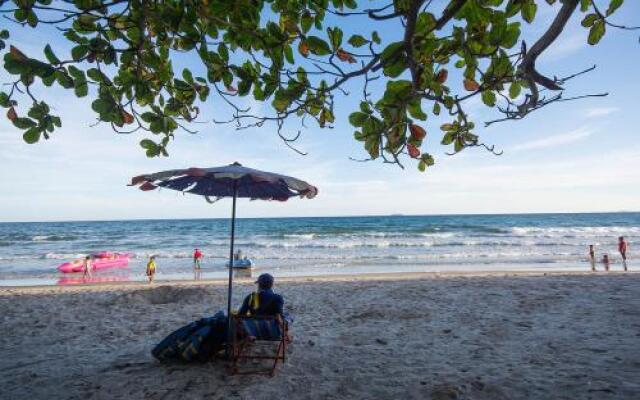 Grand Beach Condo B404 by Malai