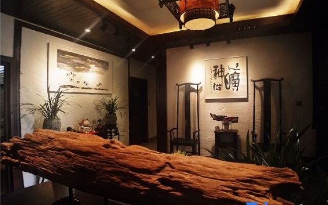 Xingyi Mountain Breeze Inn