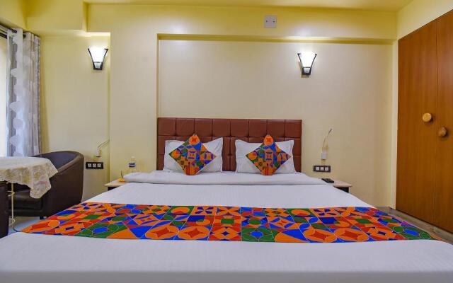 OYO 9721 Hotel SR Rooms
