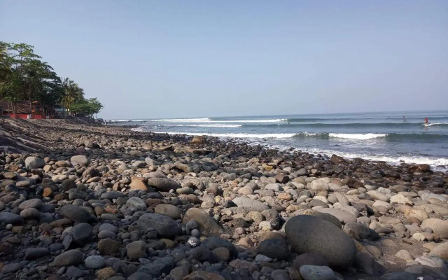 Surf Retreat Villa Sari