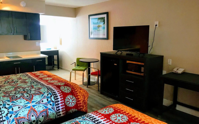 Tropical Inn & Suites