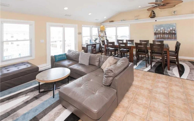 A Sea-cret Paradise - 8 Br Home