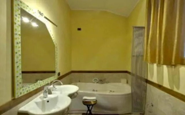 Myroom Center